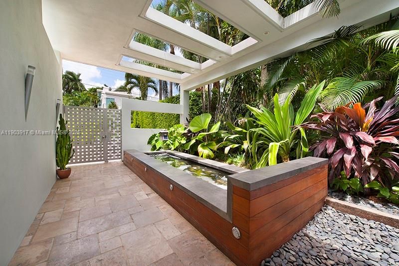 For Rent: $40,000 (4 beds, 3 baths, 3733 Square Feet)