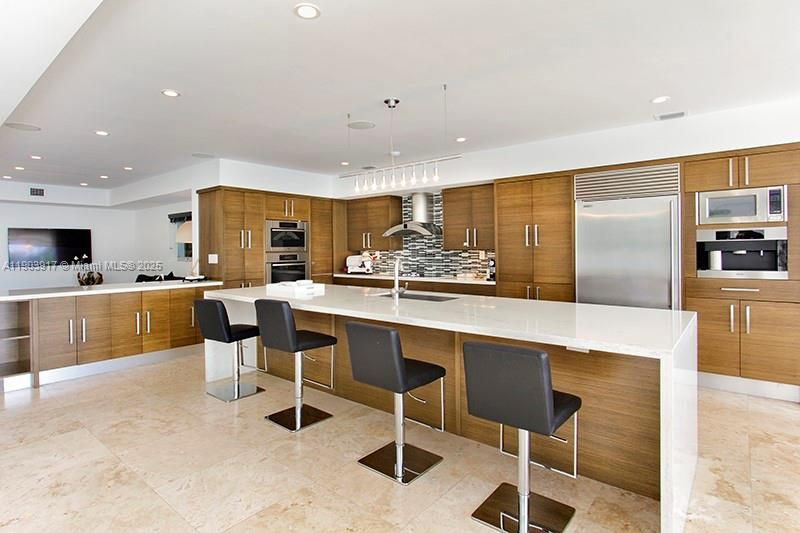 For Rent: $40,000 (4 beds, 3 baths, 3733 Square Feet)