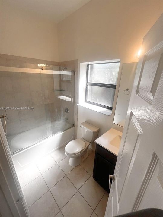 For Rent: $1,550 (1 beds, 1 baths, 1638 Square Feet)