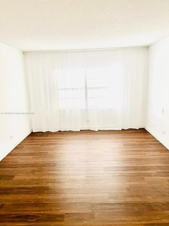 For Sale: $389,900 (2 beds, 2 baths, 1488 Square Feet)