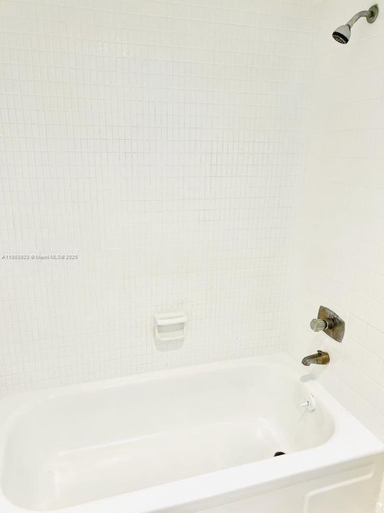 For Sale: $389,900 (2 beds, 2 baths, 1488 Square Feet)