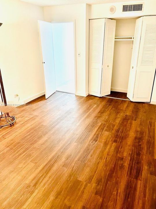 For Sale: $389,900 (2 beds, 2 baths, 1488 Square Feet)