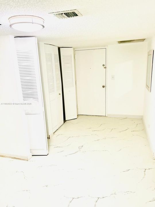 For Sale: $389,900 (2 beds, 2 baths, 1488 Square Feet)