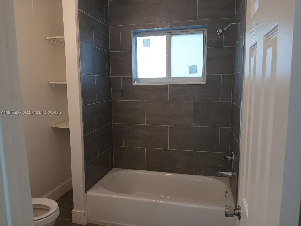 For Sale: $499,800 (4 beds, 2 baths, 1287 Square Feet)