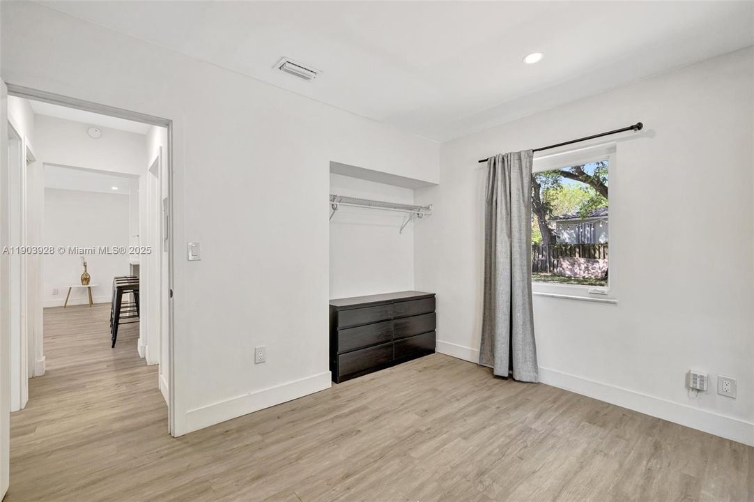 For Rent: $3,450 (3 beds, 2 baths, 1195 Square Feet)