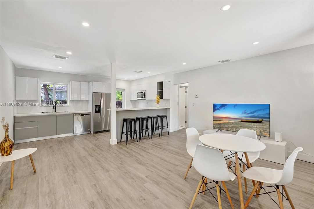 For Rent: $3,450 (3 beds, 2 baths, 1195 Square Feet)