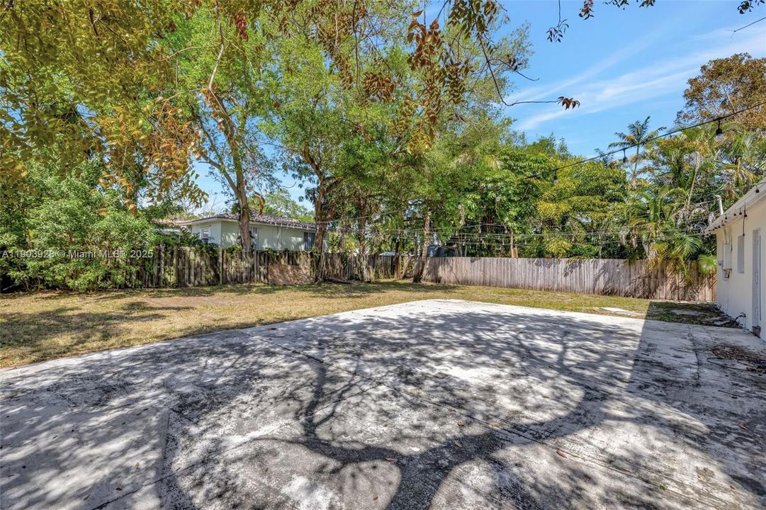 For Rent: $3,450 (3 beds, 2 baths, 1195 Square Feet)