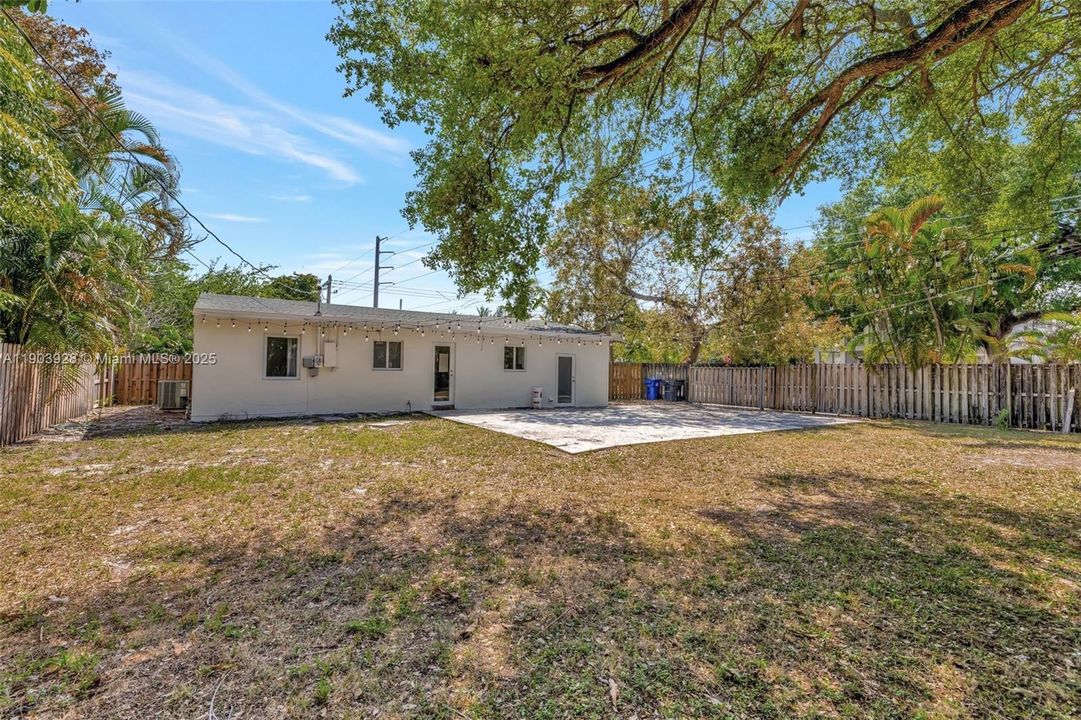 For Rent: $3,450 (3 beds, 2 baths, 1195 Square Feet)