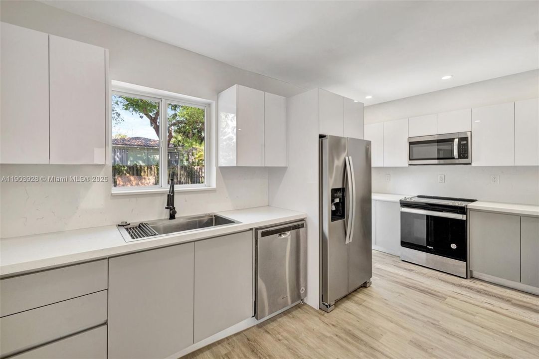 For Rent: $3,450 (3 beds, 2 baths, 1195 Square Feet)