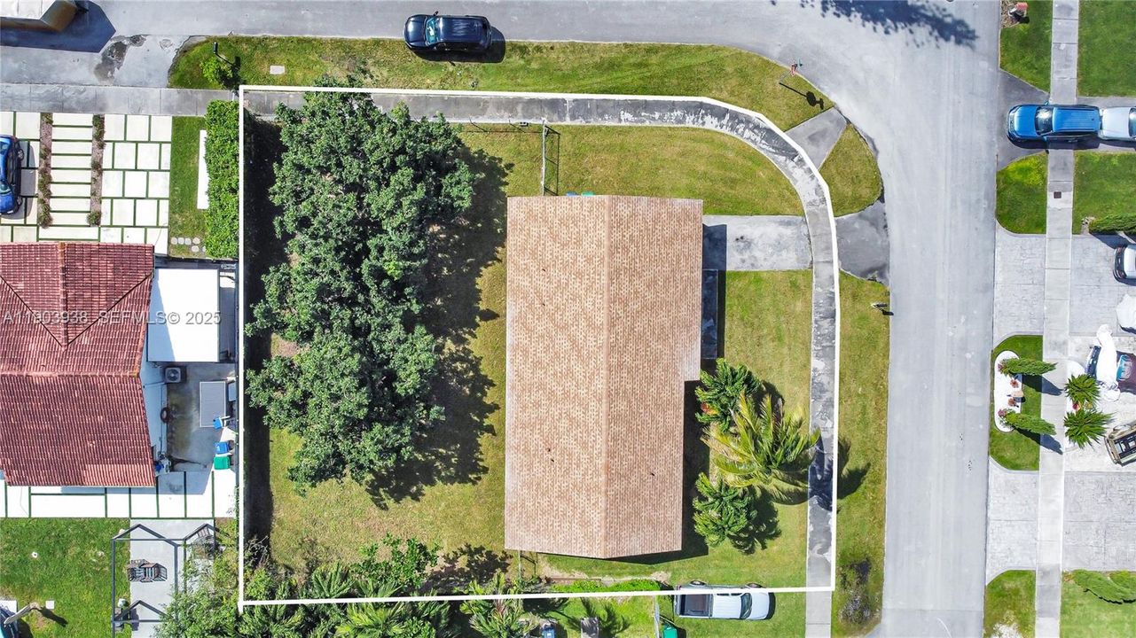 For Sale: $544,900 (3 beds, 2 baths, 1294 Square Feet)