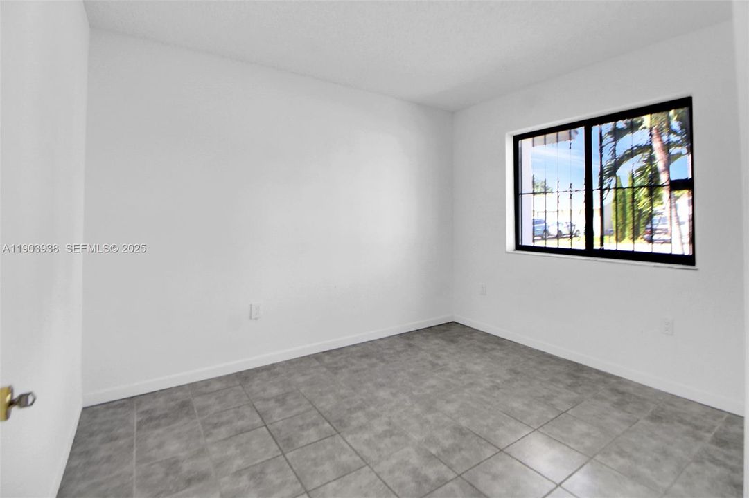 For Sale: $544,900 (3 beds, 2 baths, 1294 Square Feet)