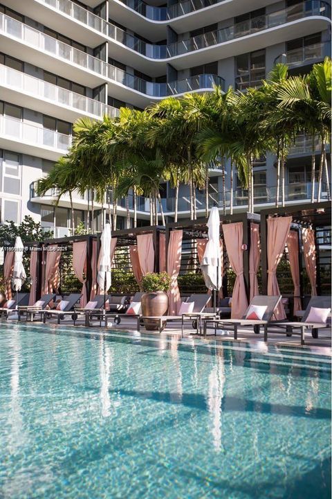 For Rent: $3,500 (1 beds, 1 baths, 712 Square Feet)