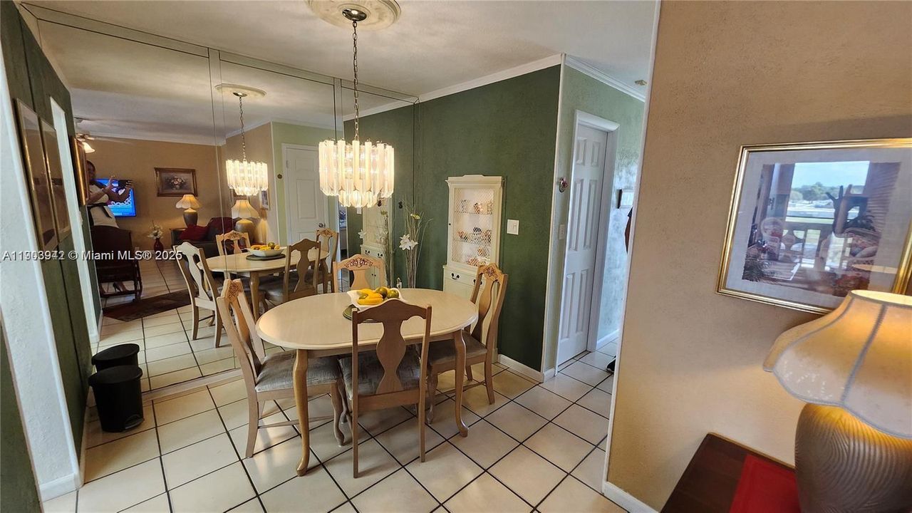 For Sale: $69,900 (1 beds, 1 baths, 688 Square Feet)