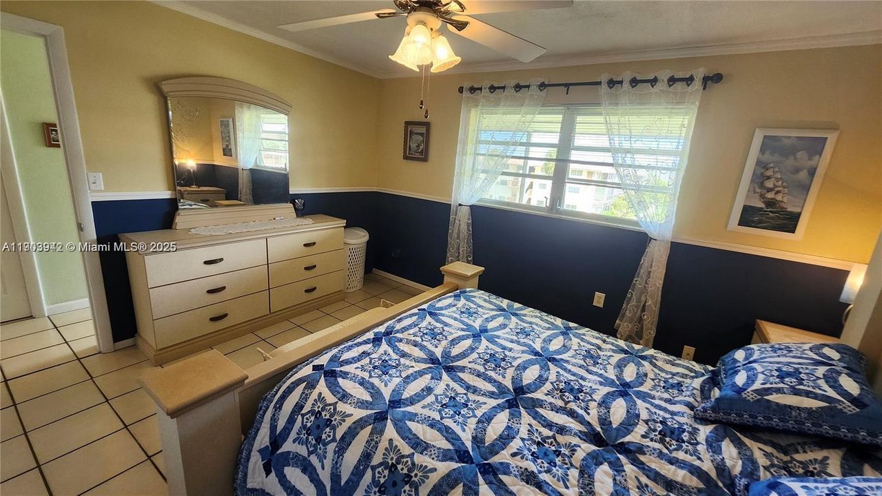 For Sale: $69,900 (1 beds, 1 baths, 688 Square Feet)