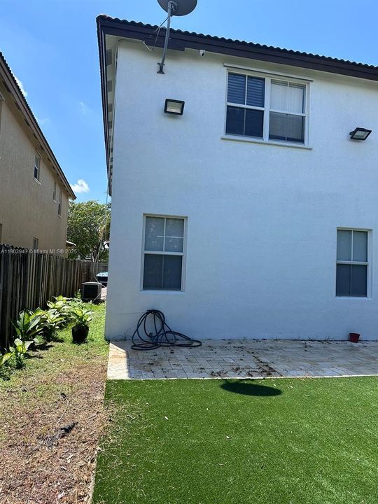 Active With Contract: $5,500 (4 beds, 4 baths, 3053 Square Feet)