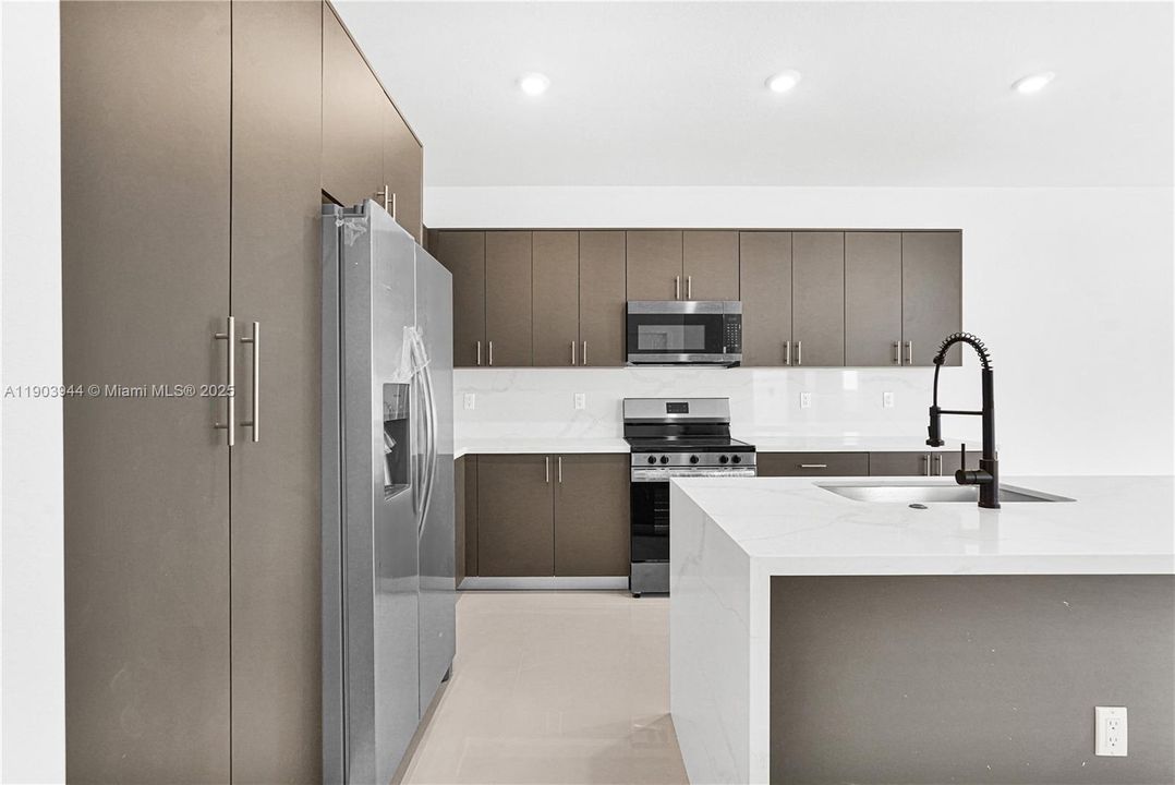 En Renta: $4,540 (5 camas, 4 baños, 0 Pies cuadrados)