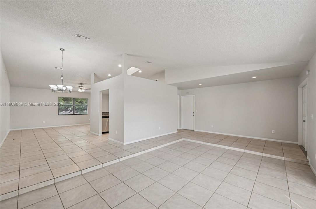 待售: $349,900 (3 贝兹, 2 浴室, 1762 平方英尺)