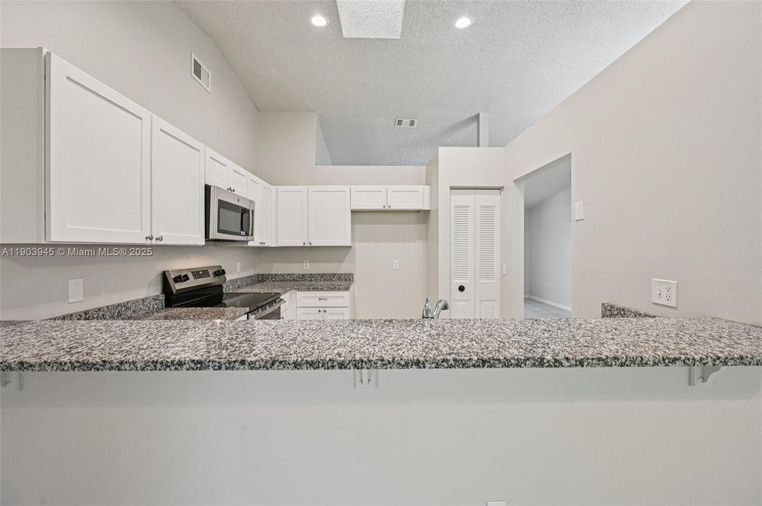 待售: $349,900 (3 贝兹, 2 浴室, 1762 平方英尺)