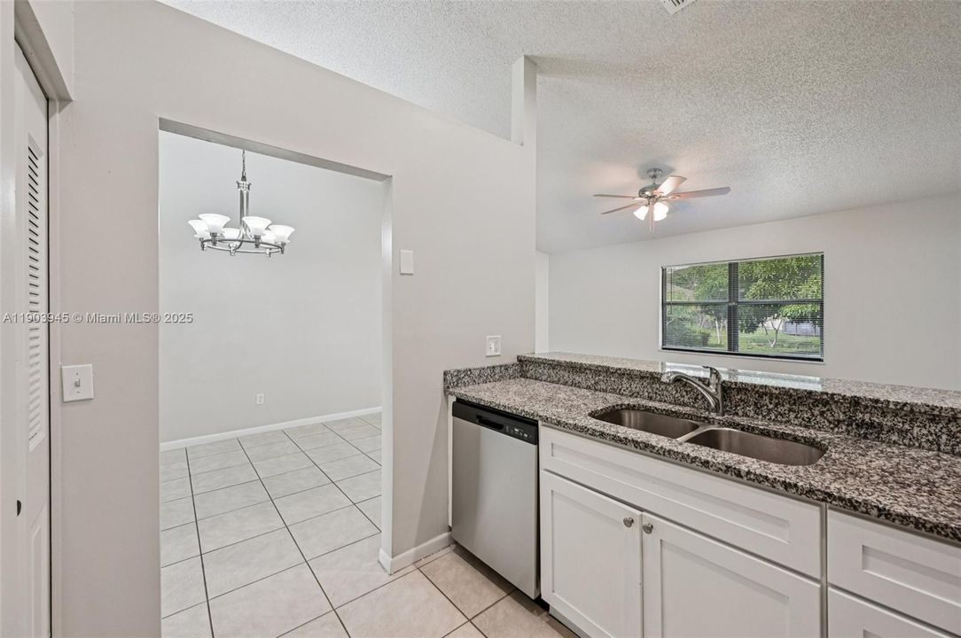 待售: $349,900 (3 贝兹, 2 浴室, 1762 平方英尺)