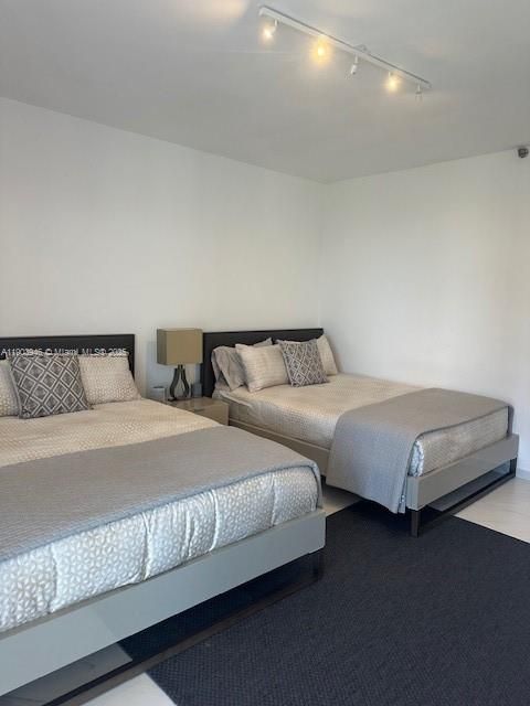 For Sale: $1,450,000 (3 beds, 3 baths, 2360 Square Feet)