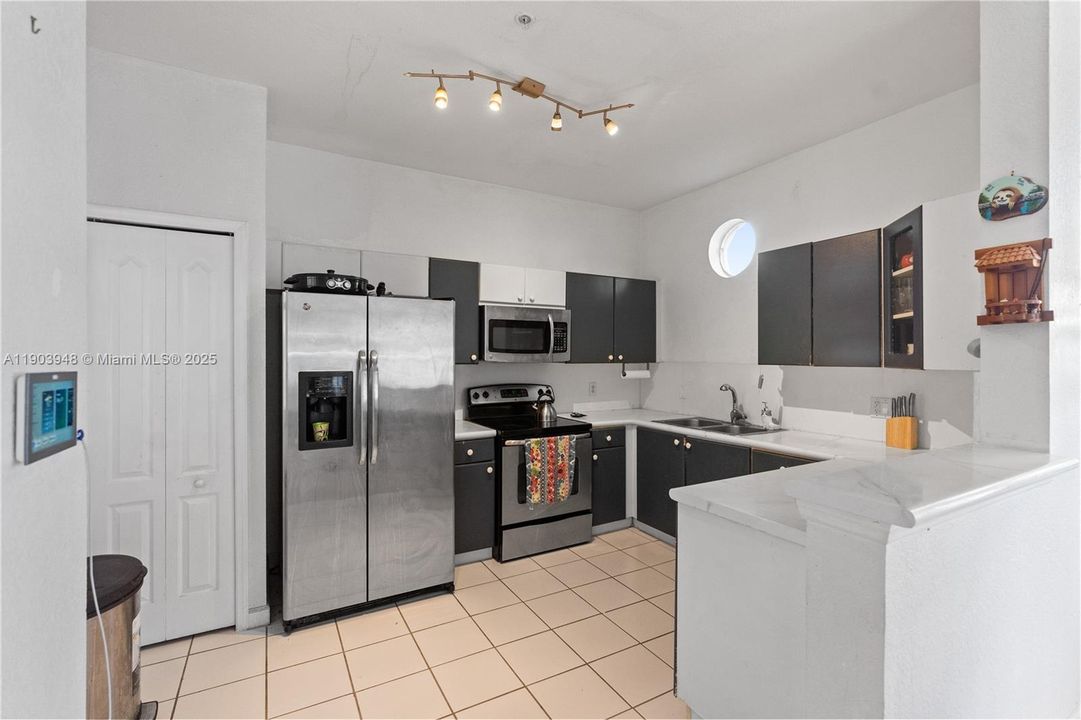 For Sale: $377,000 (3 beds, 2 baths, 1340 Square Feet)