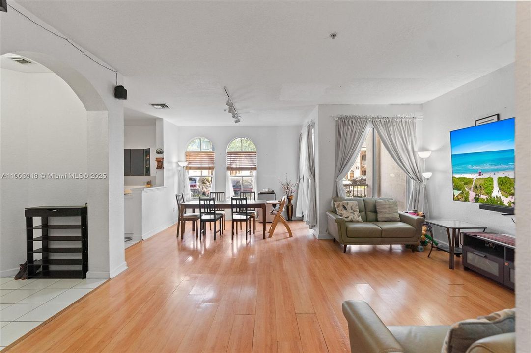 For Sale: $377,000 (3 beds, 2 baths, 1340 Square Feet)