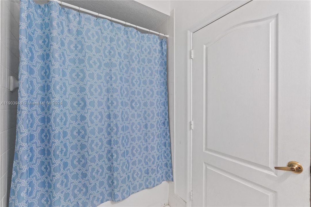 For Sale: $377,000 (3 beds, 2 baths, 1340 Square Feet)