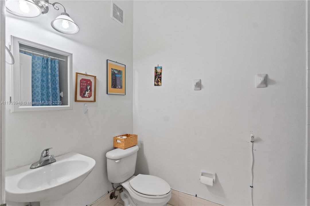 For Sale: $377,000 (3 beds, 2 baths, 1340 Square Feet)