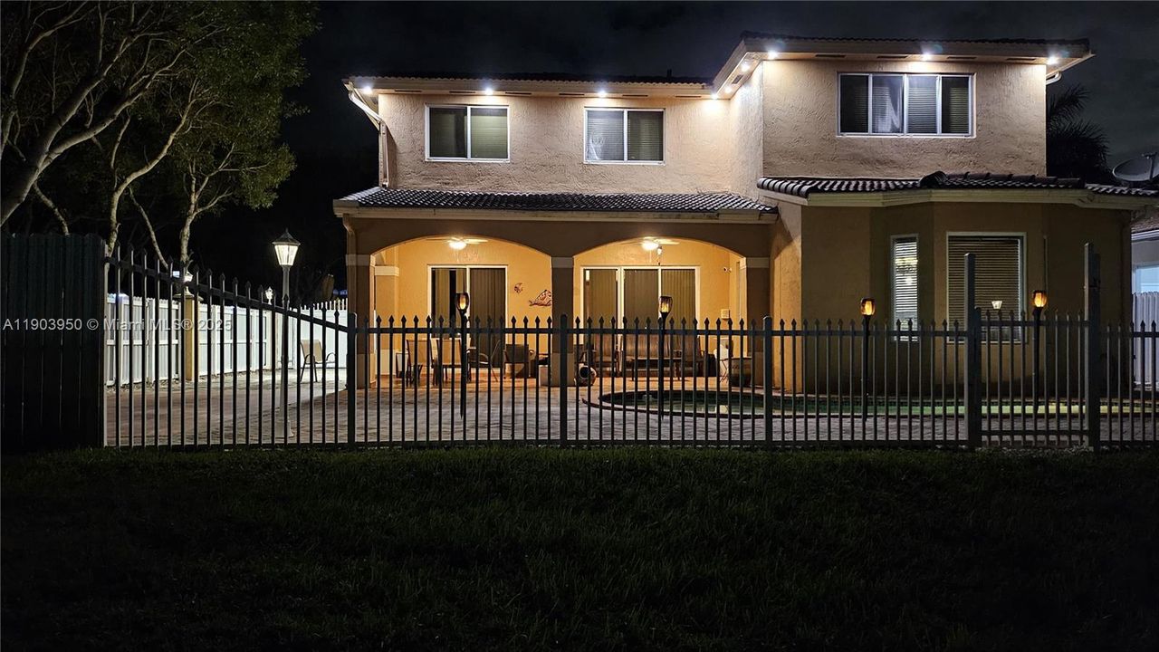 На продажу: $1,100,000 (4 спален, 3 ванн, 3267 Квадратных фут)