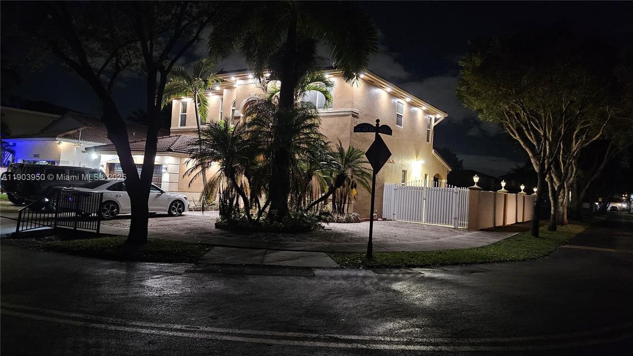 На продажу: $1,100,000 (4 спален, 3 ванн, 3267 Квадратных фут)