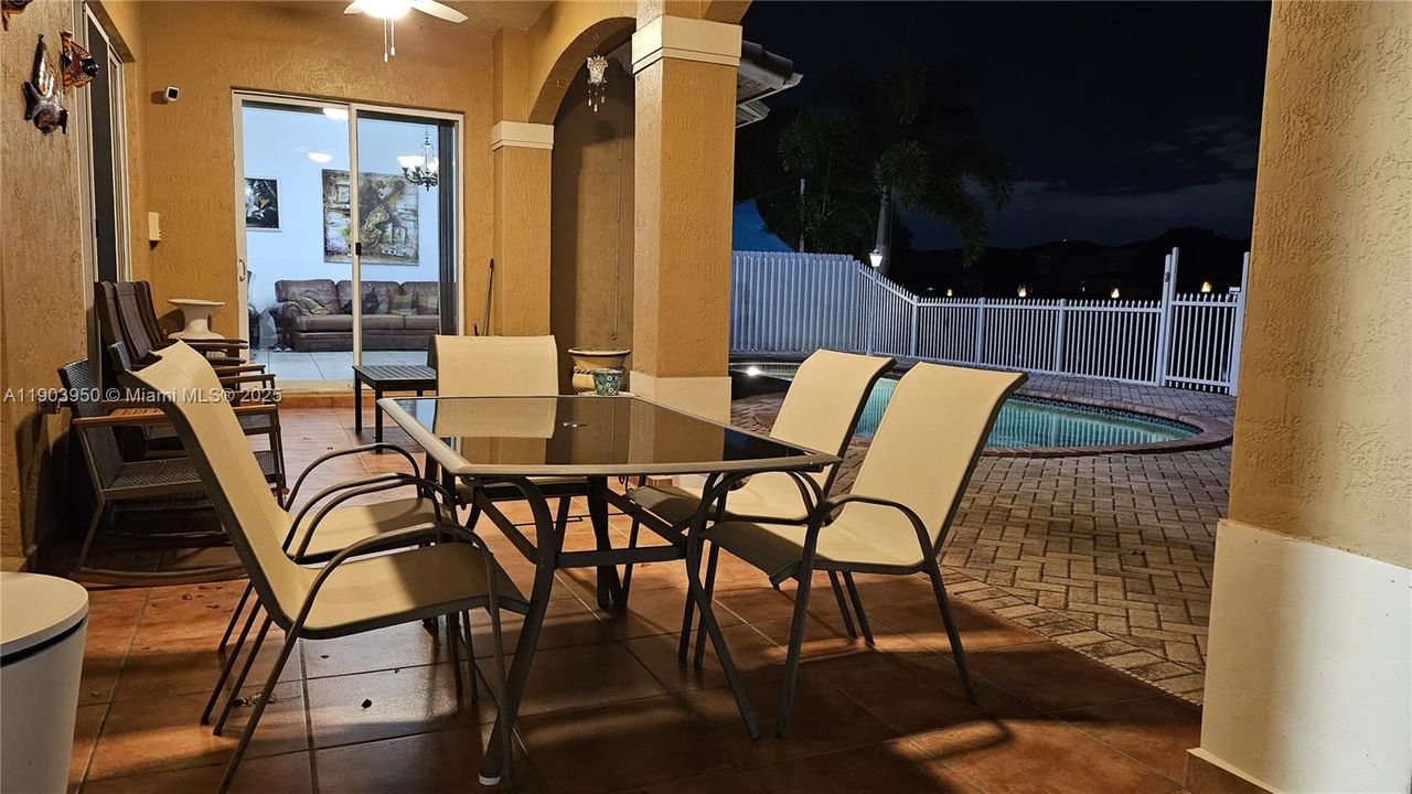 На продажу: $1,100,000 (4 спален, 3 ванн, 3267 Квадратных фут)