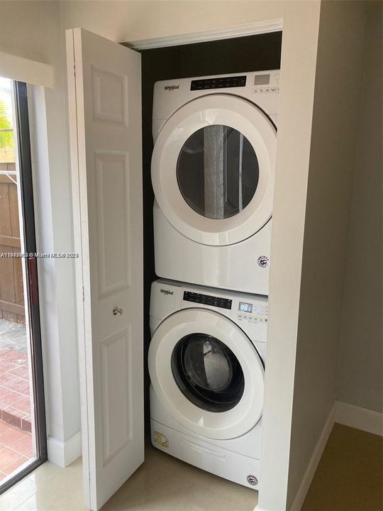 最近租的: $2,000 (1 贝兹, 1 浴室, 624 平方英尺)