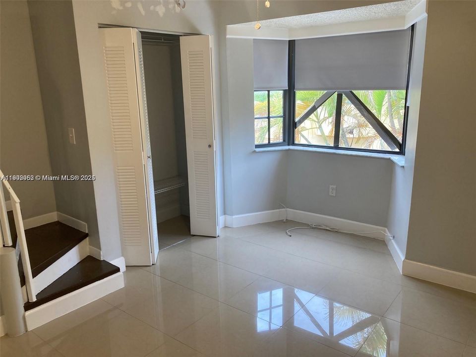 最近租的: $2,000 (1 贝兹, 1 浴室, 624 平方英尺)