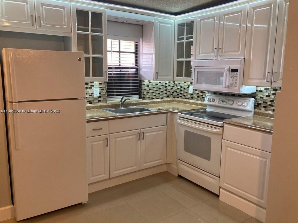 最近租的: $2,000 (1 贝兹, 1 浴室, 624 平方英尺)