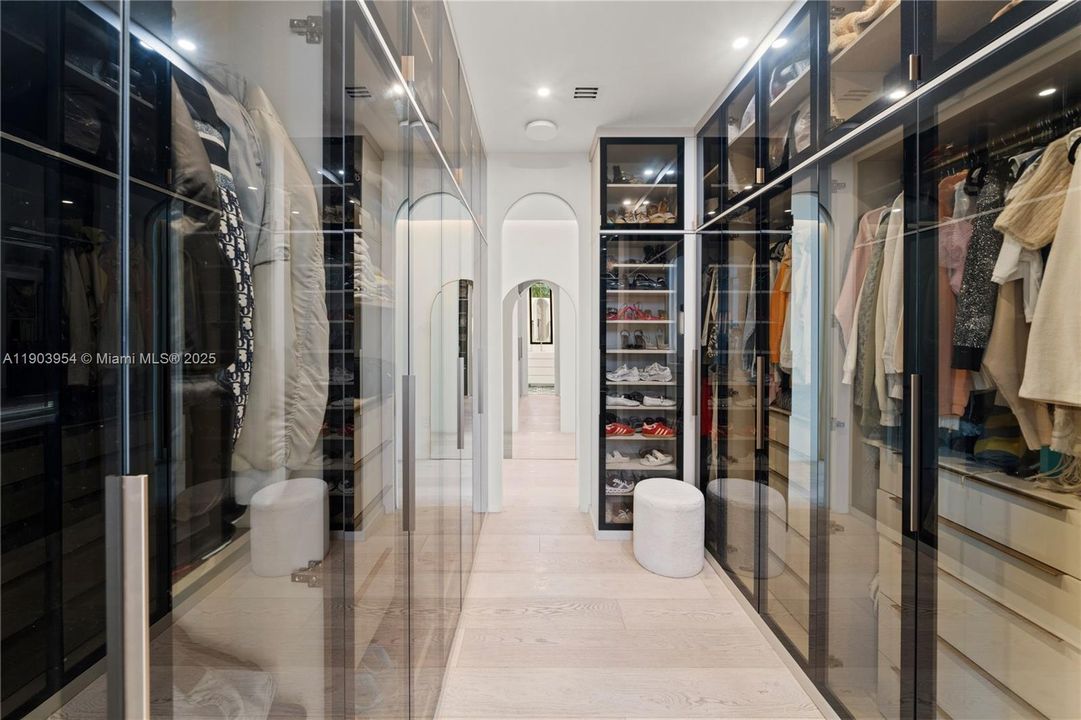 For Sale: $26,500,000 (8 beds, 8 baths, 7428 Square Feet)