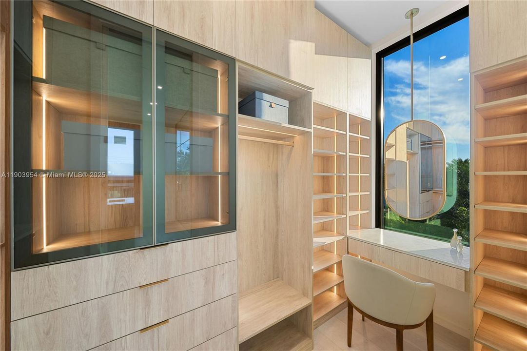 For Sale: $26,500,000 (8 beds, 8 baths, 7428 Square Feet)