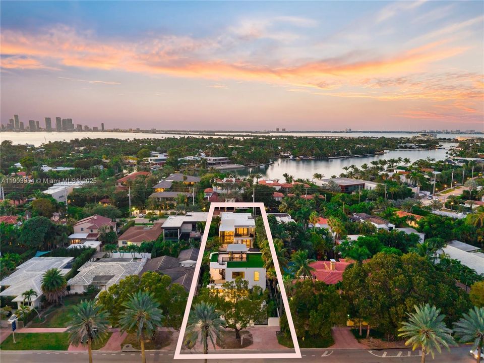 For Sale: $26,500,000 (8 beds, 8 baths, 7428 Square Feet)