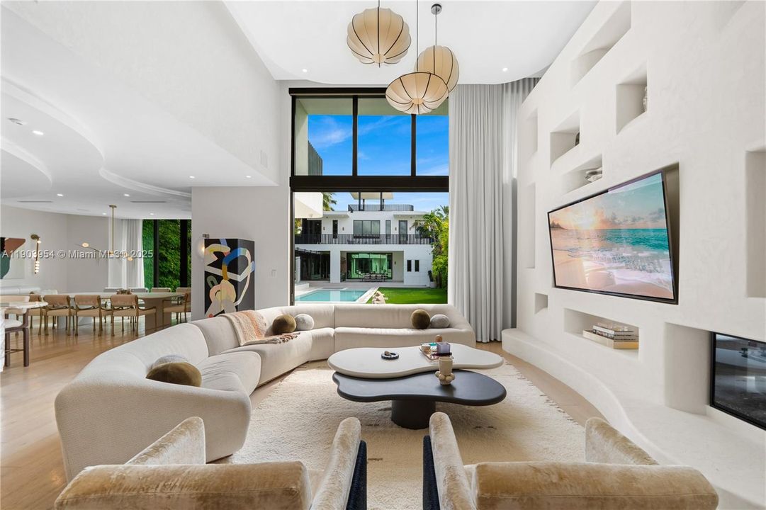 For Sale: $26,500,000 (8 beds, 8 baths, 7428 Square Feet)