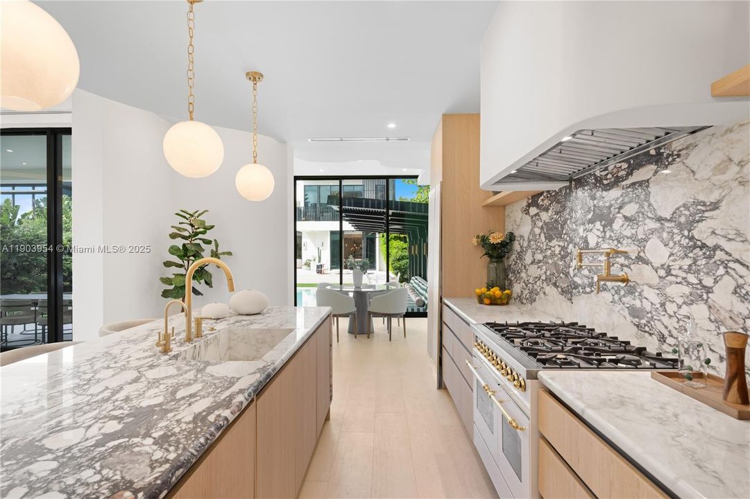 For Sale: $26,500,000 (8 beds, 8 baths, 7428 Square Feet)