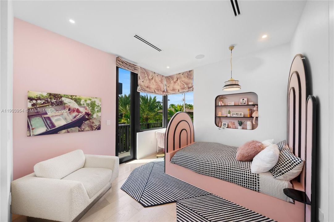 For Sale: $26,500,000 (8 beds, 8 baths, 7428 Square Feet)