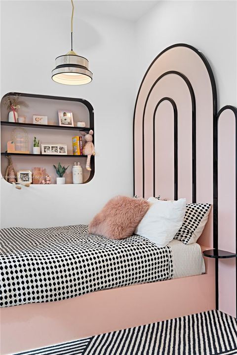 For Sale: $26,500,000 (8 beds, 8 baths, 7428 Square Feet)