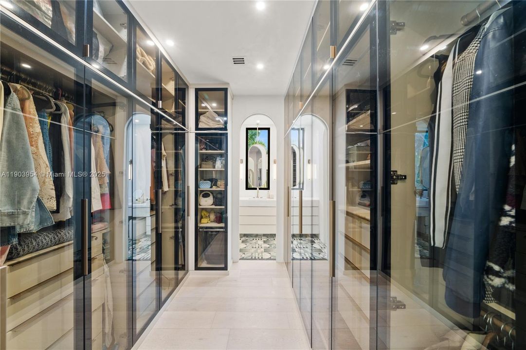 For Sale: $26,500,000 (8 beds, 8 baths, 7428 Square Feet)