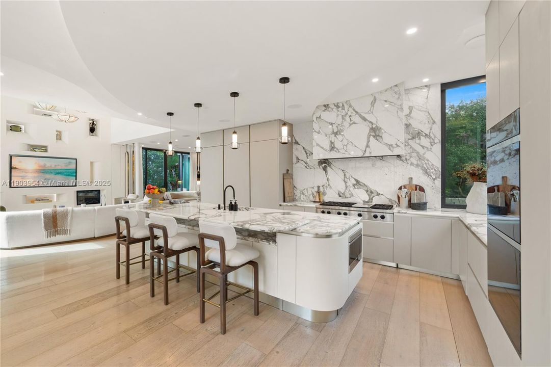 For Sale: $26,500,000 (8 beds, 8 baths, 7428 Square Feet)