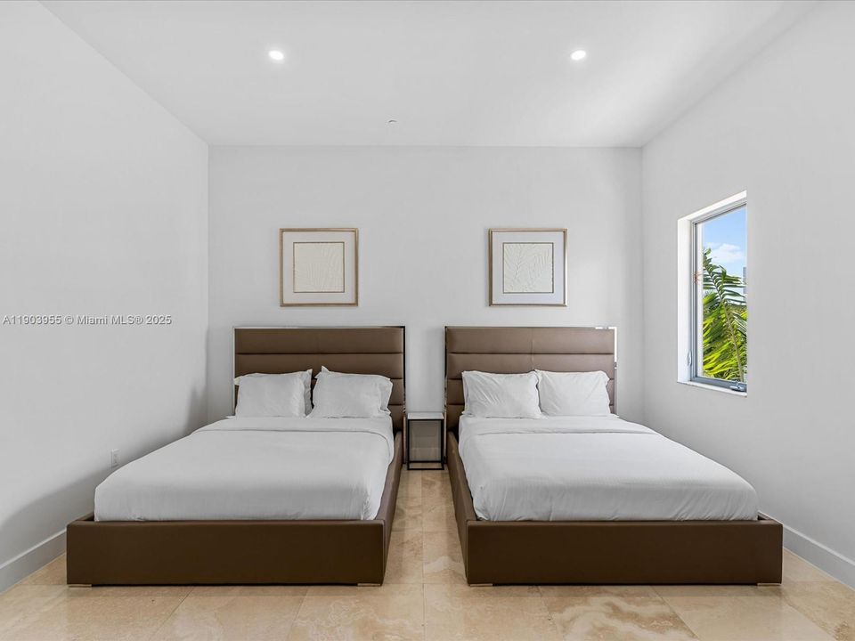 For Rent: $9,925 (4 beds, 4 baths, 2682 Square Feet)