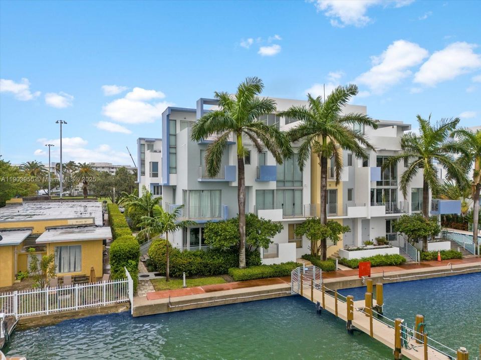 For Rent: $9,925 (4 beds, 4 baths, 2682 Square Feet)