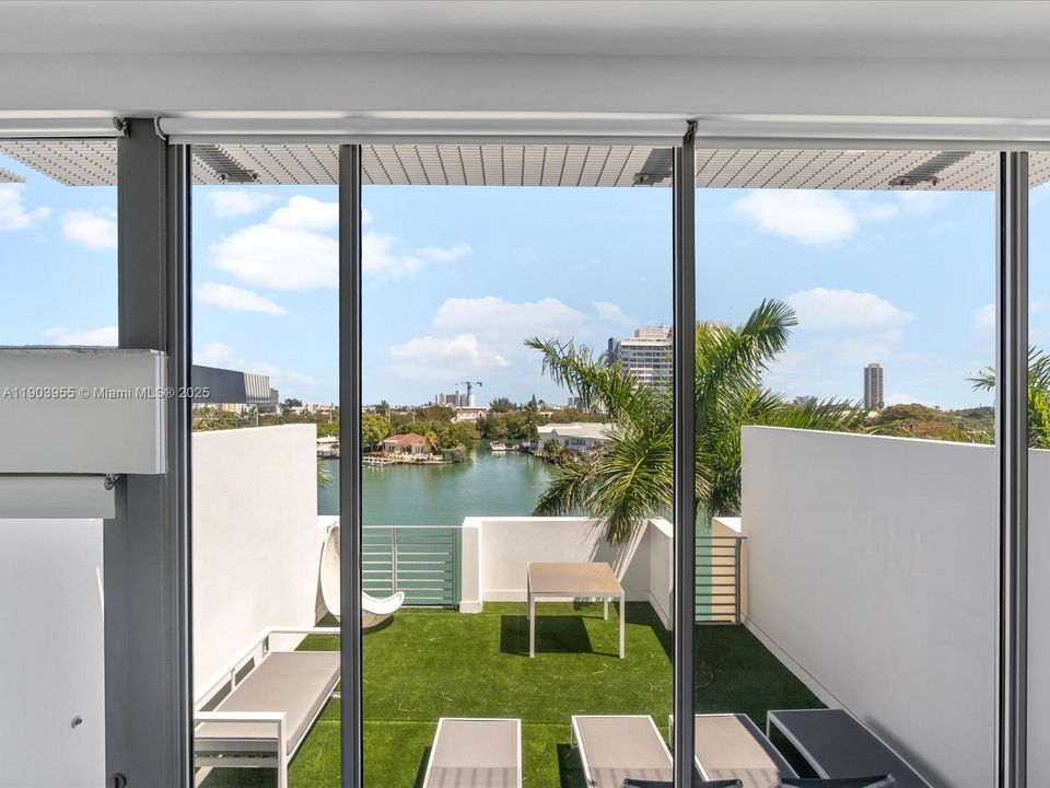 For Rent: $9,925 (4 beds, 4 baths, 2682 Square Feet)