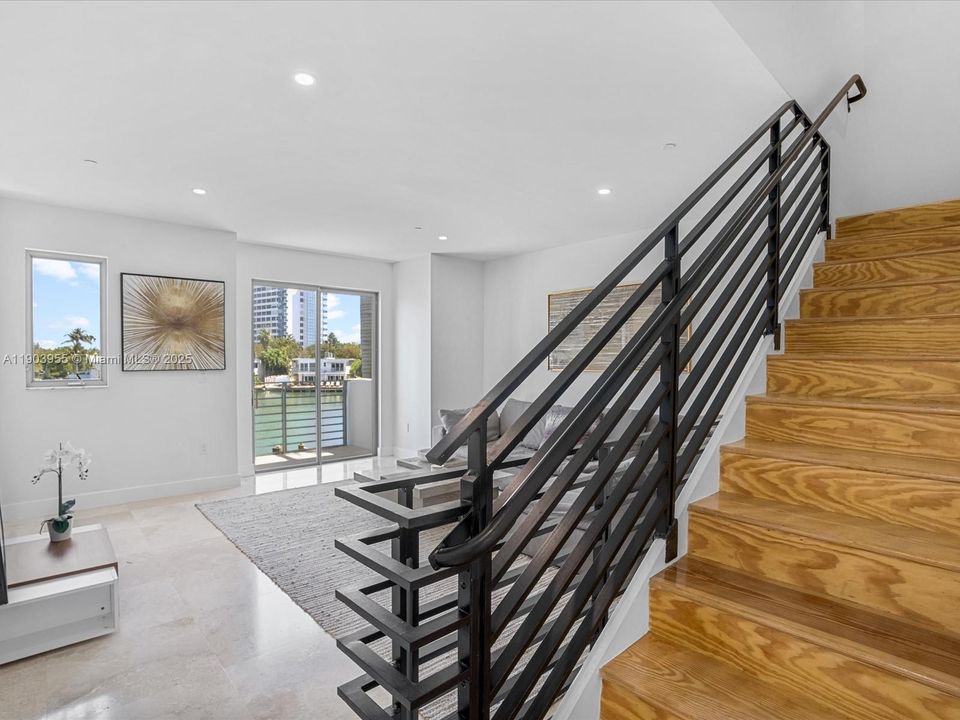 For Rent: $9,925 (4 beds, 4 baths, 2682 Square Feet)