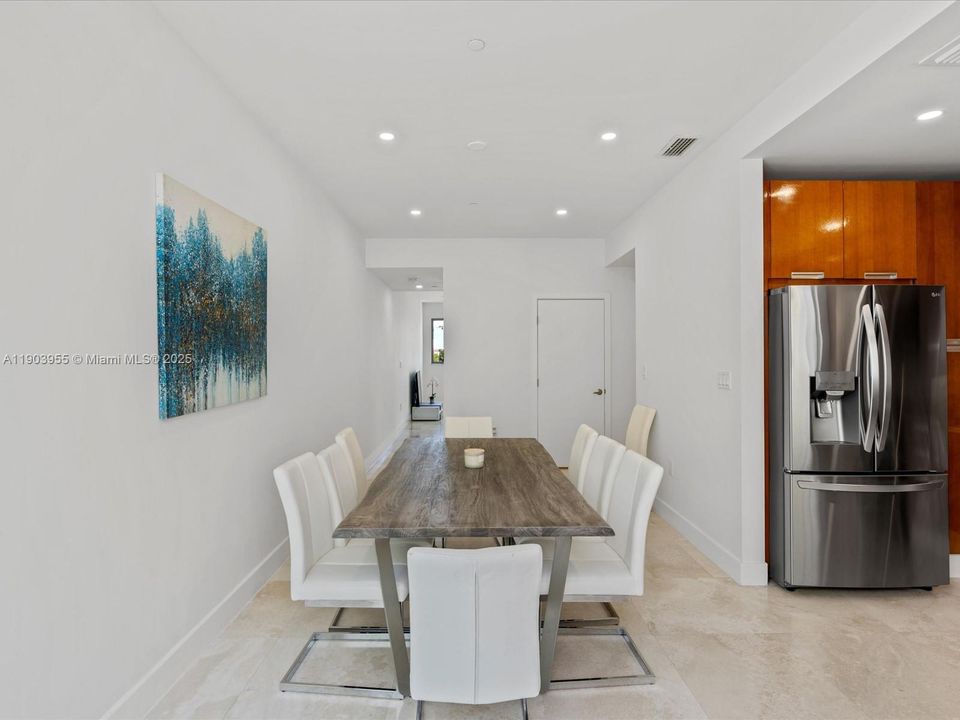 For Rent: $9,925 (4 beds, 4 baths, 2682 Square Feet)