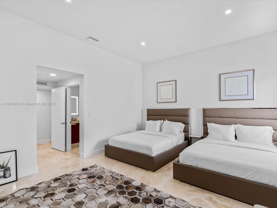 For Rent: $9,925 (4 beds, 4 baths, 2682 Square Feet)