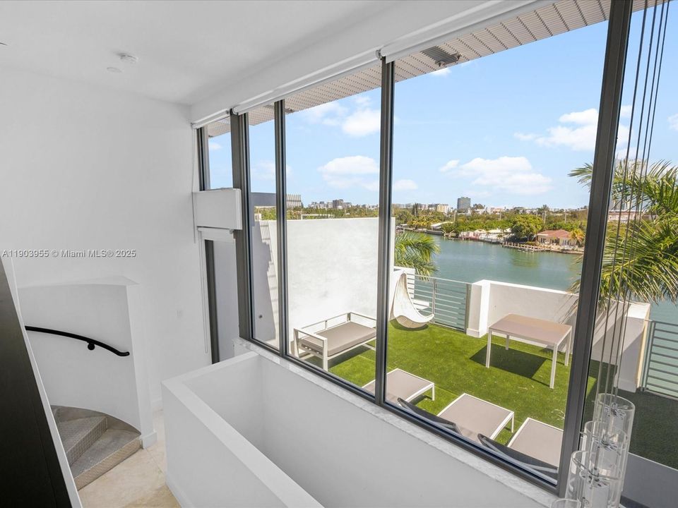 For Rent: $9,925 (4 beds, 4 baths, 2682 Square Feet)